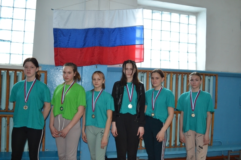 Соревнования по волейболу.