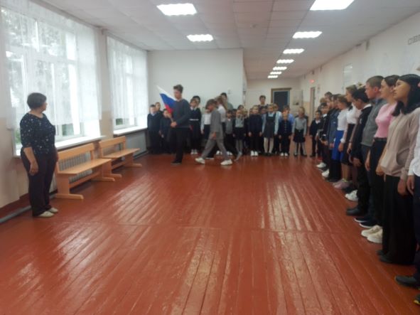 Поднятие флага. Разговоры о важном..