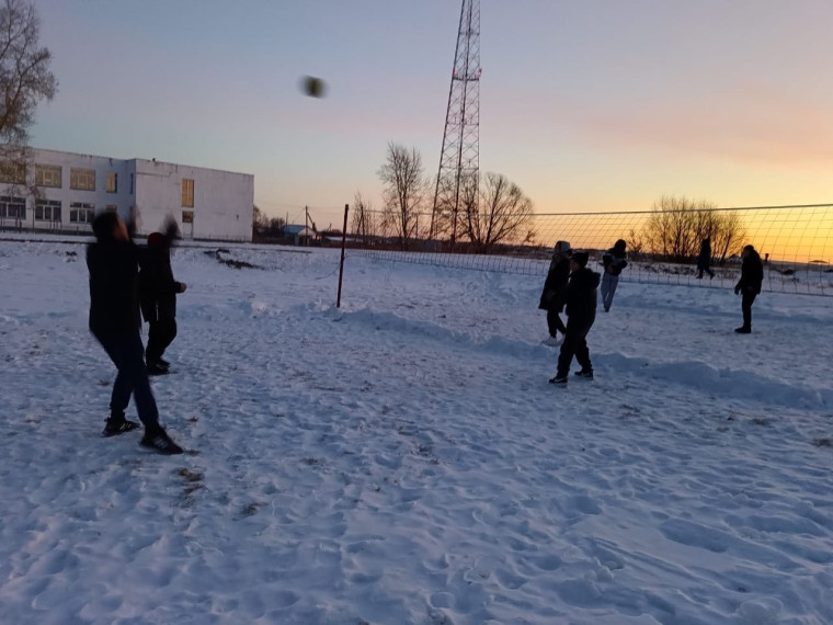Зима спортивная.